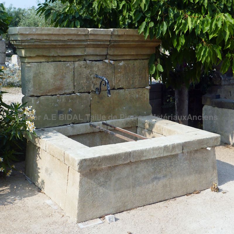 Large stone fountain : wide choice of fountains in Provence at Alain BIDAL