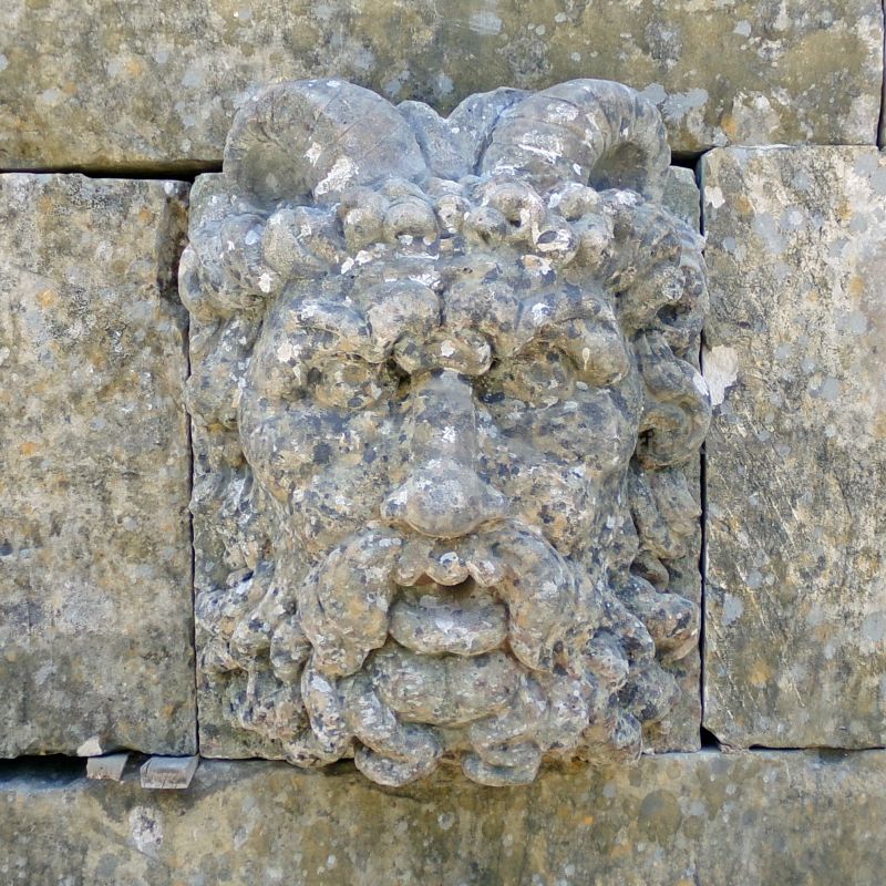 Exceptional hand-sculpted stone head : a unique water spout for our antique fountain - Atelier Alain BIDAL (Provence)