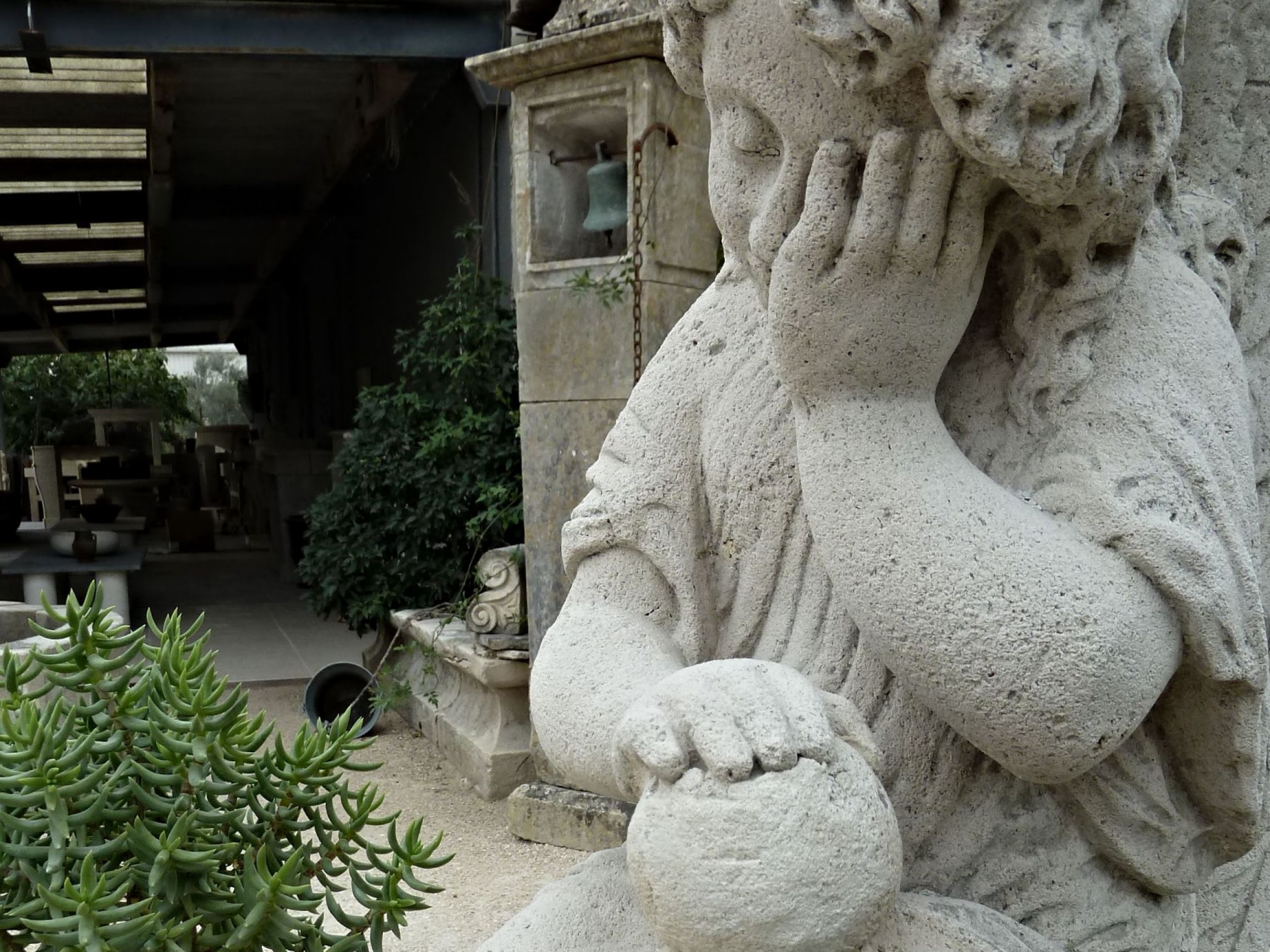 The Atelier AE Bidal, a master stonemason at your entire disposal.