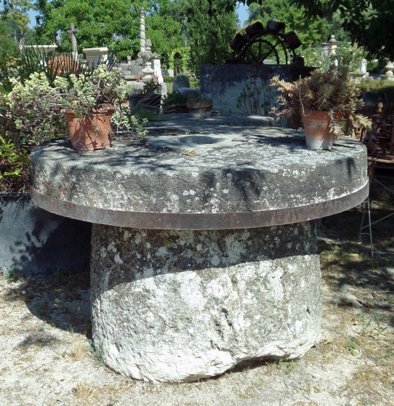 Garden table in old massive stones: garden furniture for sale at The Antique Materials in Provence Alain BIDAL