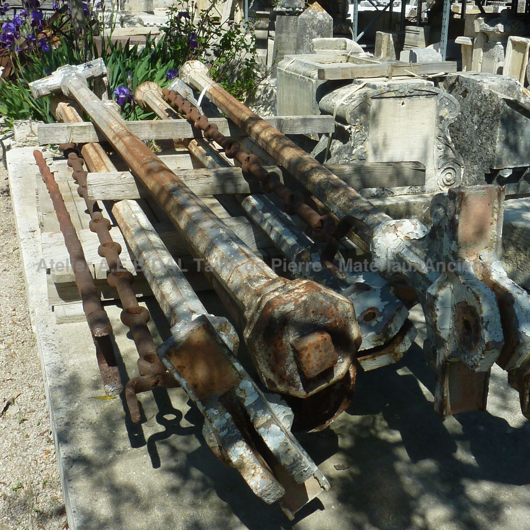 Poutres anciennes en fonte ancienne - 8 unités disponibles.