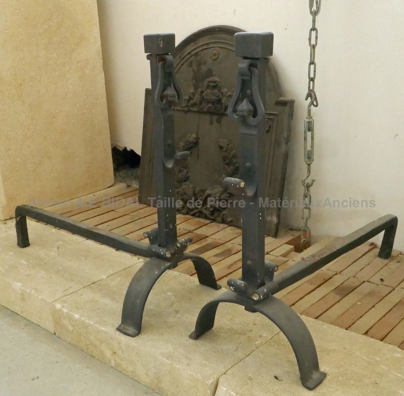 Landiers De Cheminée En Fonte - Ancien Modèle - 80x50x28 Cm - Neuf