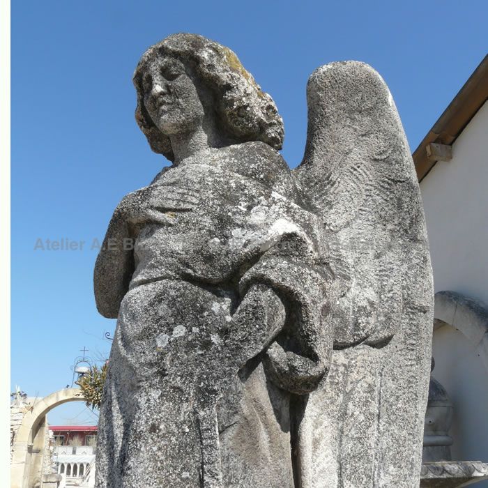 Statue d'ange en pierre ** VENDUE