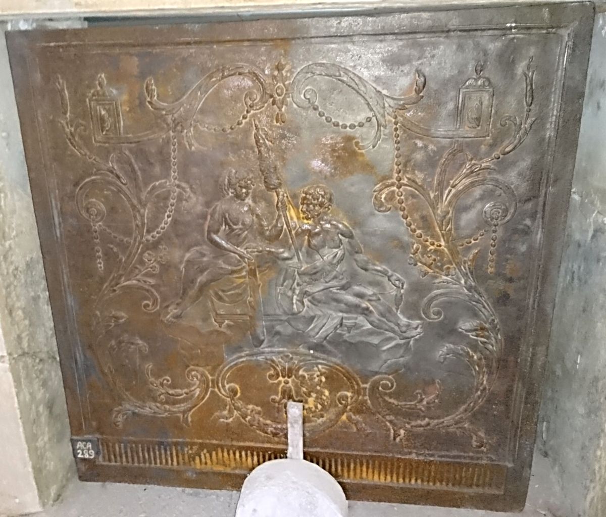 Rare plaque de cheminée ancienne ǀ Taque ancienne en fonte de cheminée