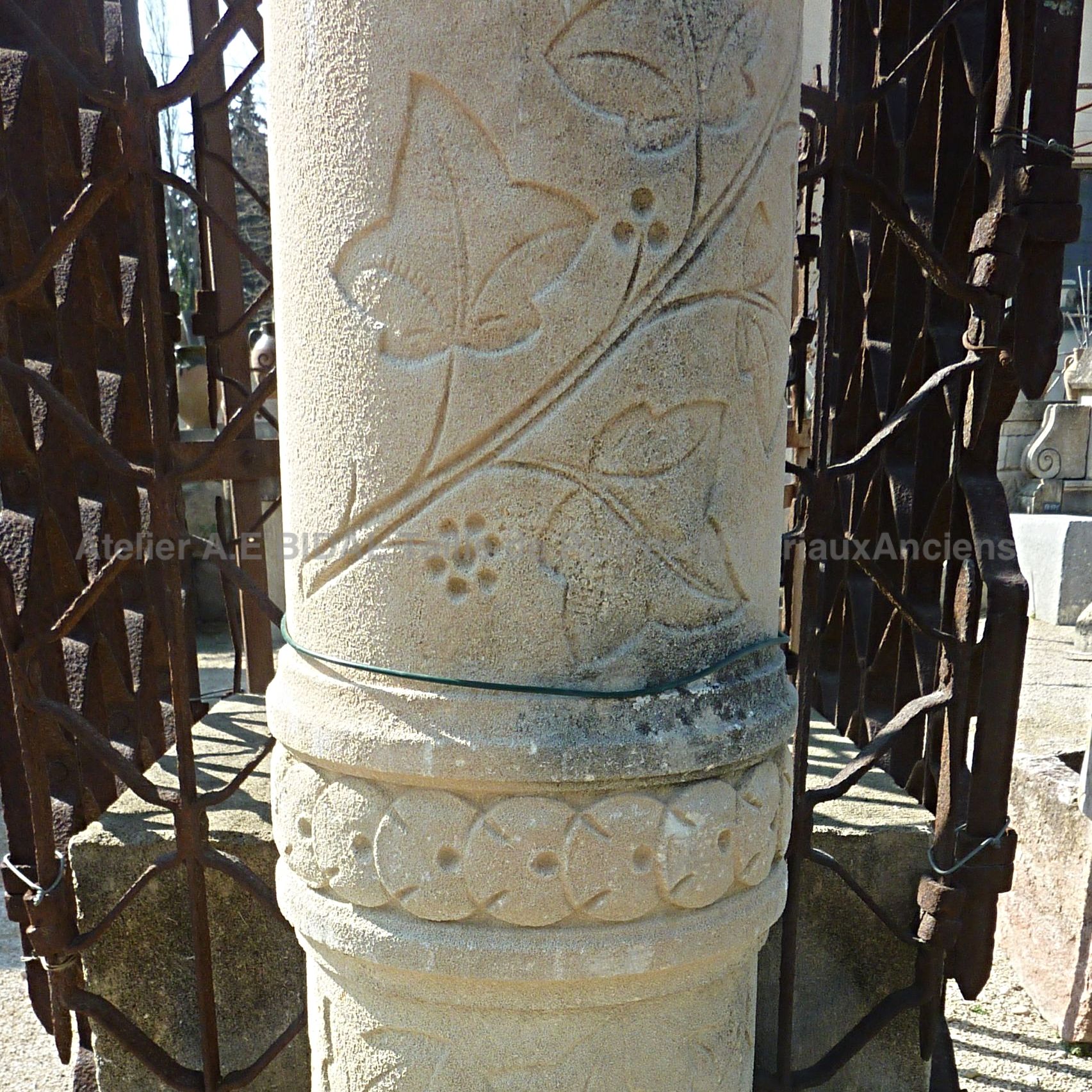 Ivy leaves carved in the stone of this old pillar / Corinthian column.