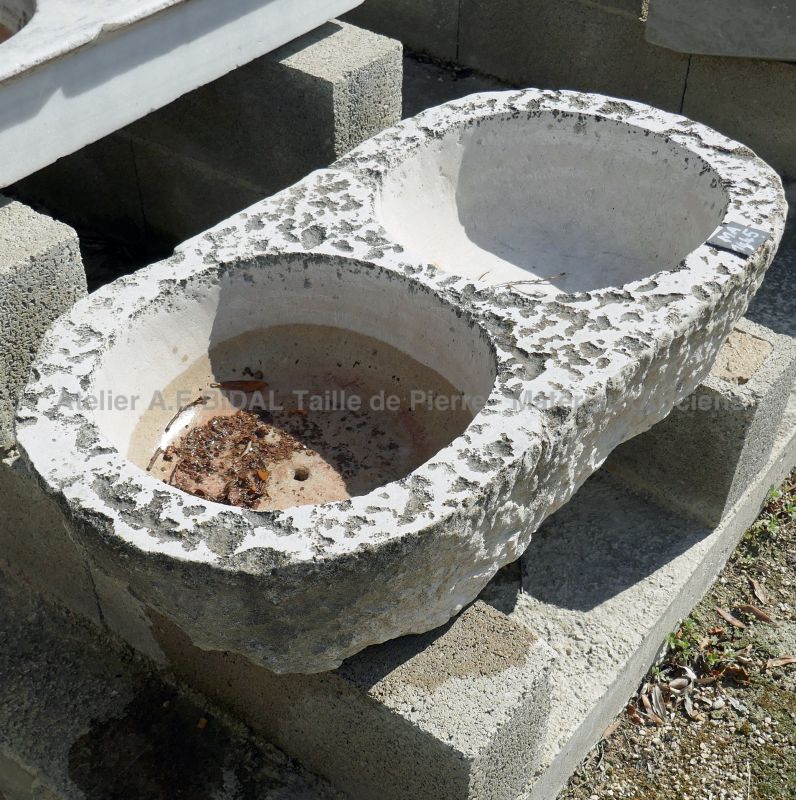 Double washbasin in stone - ancient stone sink with 2 round bowls.