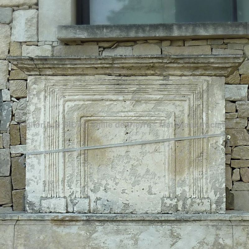 Cheminée en pierre: notre jolie cheminée ancienne en vieille pierre.