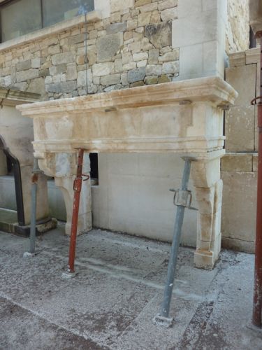 Cheminée ancienne Louis XIII