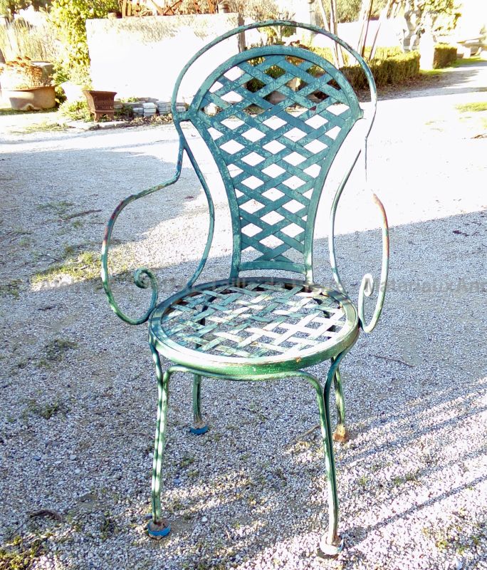 Ancienne chaise de jardin en fer forgé : Mobilier vintage pour extérieur - Atelier Alain BIDAL (Provence)