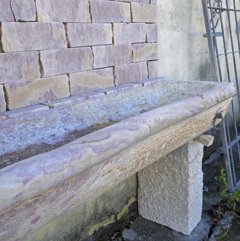 Bel évier rustique en pierre, vendu avec jambages et crédence - Atelier Alain BIDAL (Provence)