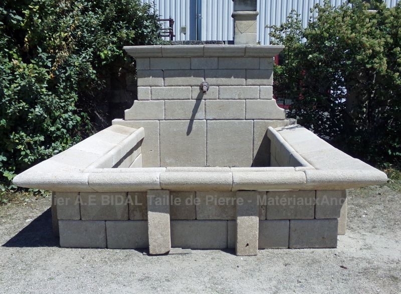 Traditional Provence Village Wash House in Stone by Alain BIDAL, Antique Materials in Provence