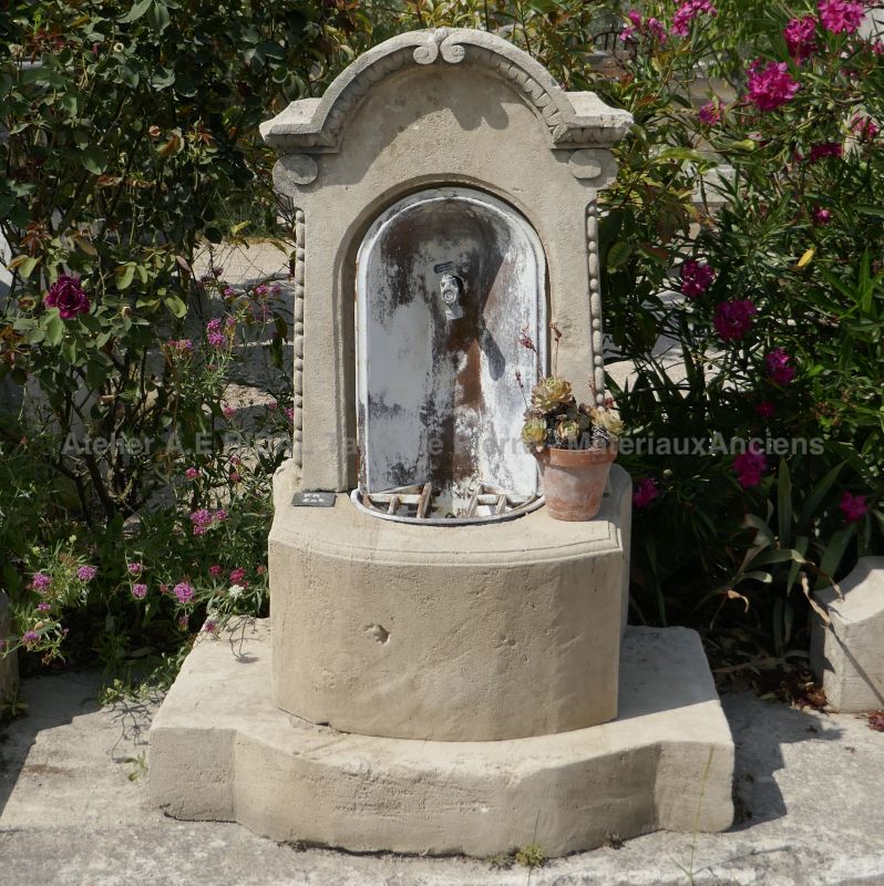 Our water fountain of 1.50 meters in reclaimed materials - Atelier Alain BIDAL in Provence