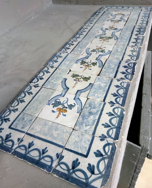 Azulejos anciens : crédence pour cuisine ou salle de bains par Les Matériaux Anciens en Provence Alain BIDAL