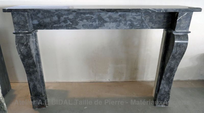 Belle cheminée ancienne en marbre - cheminée 19 ème (d'époque Restauration).