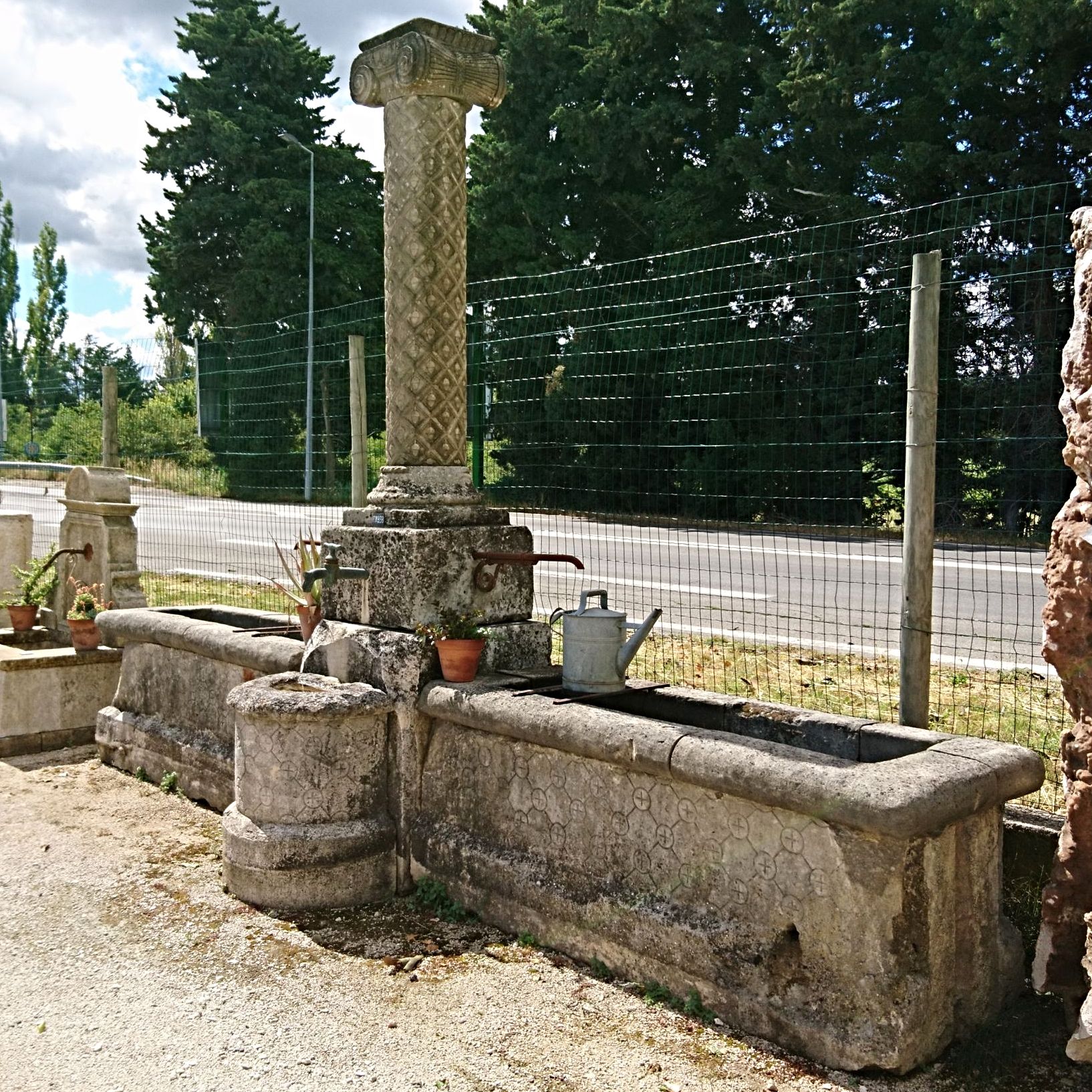 18th century finely hand-carved stone fountain | Fountain in perfect condition for sale in the South of France.
