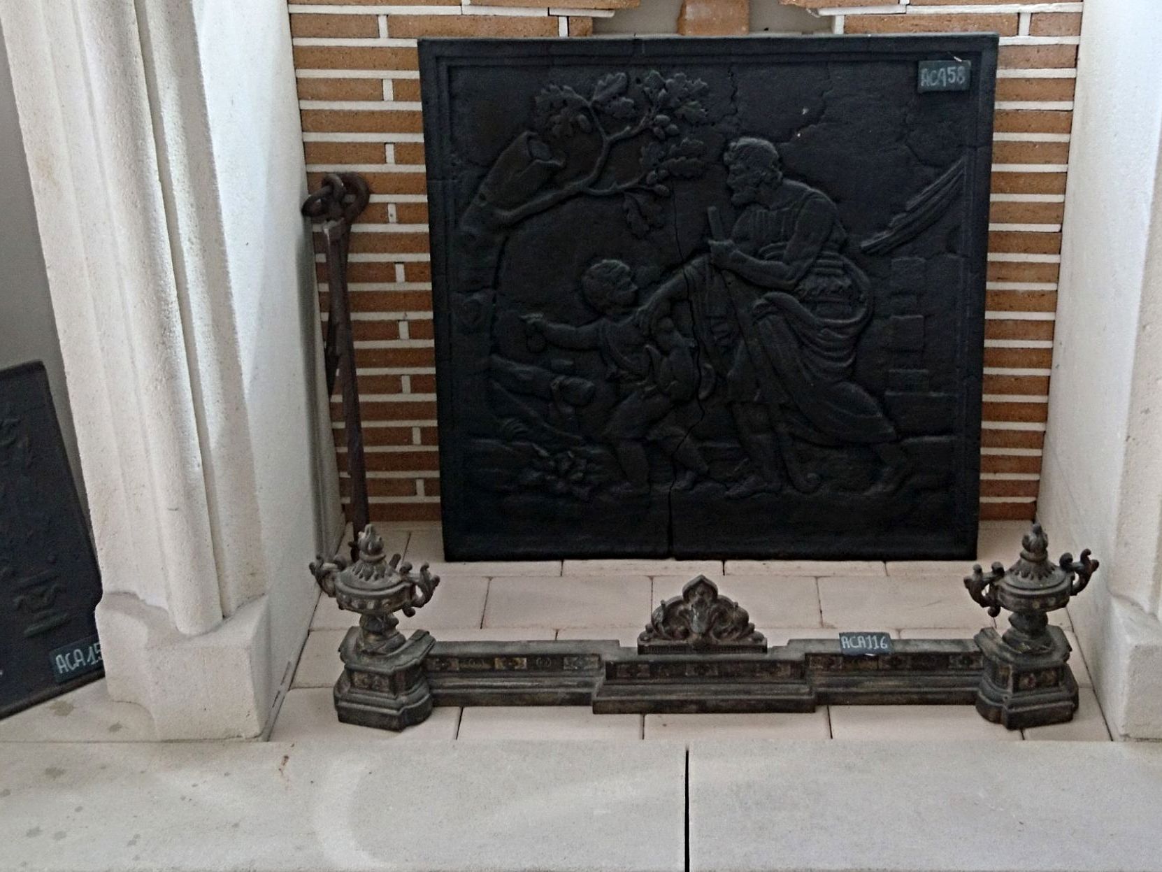 A la découverte des plaques de cheminées en fonte d’Alain Bidal - Matériaux anciens et taille de pierre en Provence.