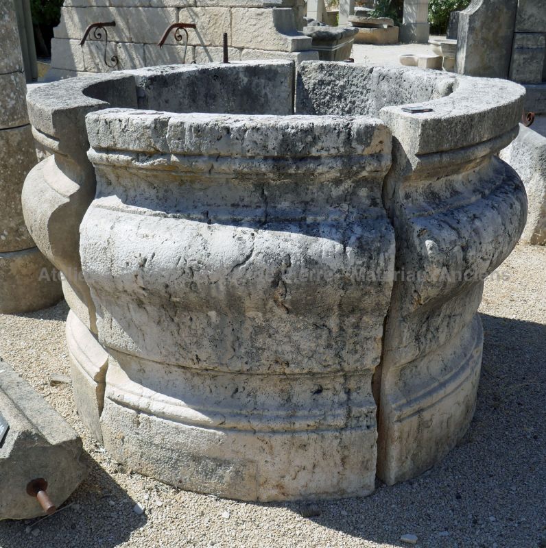 Puits rond d'époque Louis XIV en pierre - Les matériaux anciens en Provence Alain BIDAL