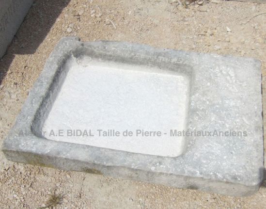 Évier ancien en pierre de Cassis ** VENDU