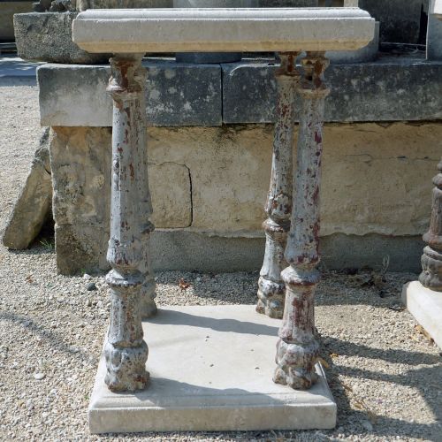 Piédestal en matériaux anciens - Socle pour vase en pierre et fonte ancienne.