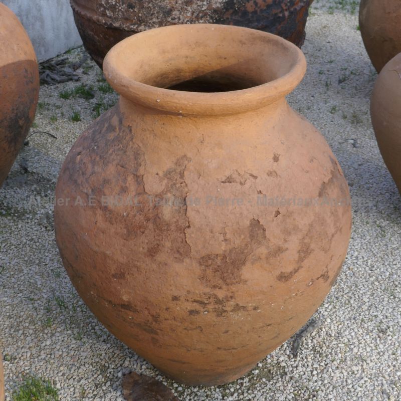 Ancienne jarre de style provençal en terre cuite lisse par Atelier Alain BIDAL, Provence