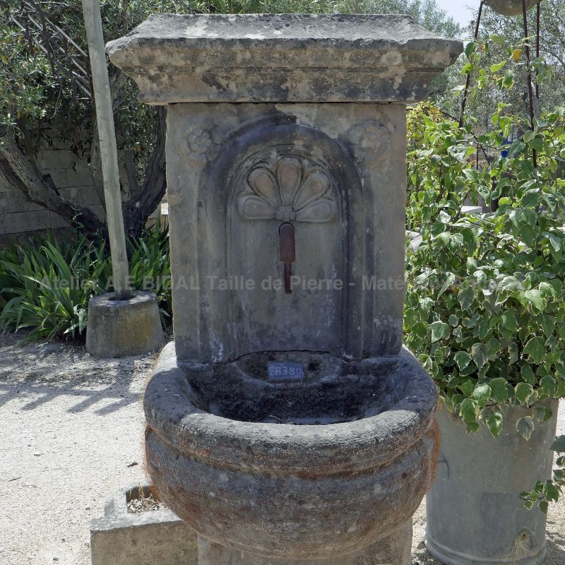Detail of the basin and pediment of our old fountain with stone basin | A garden fountain for sale in Provence at Alain BIDAL.