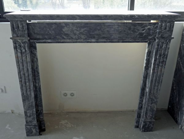 Cheminée marbre gris - cheminée ancienne en marbre, 19ème siècle.