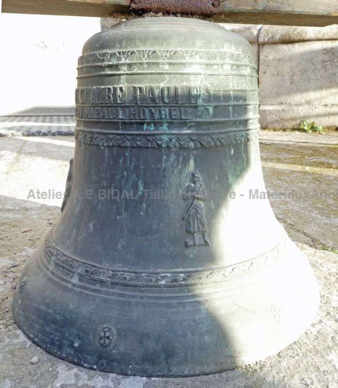 Cloche ancienne en airain - Alain BIDAL matériaux anciens en Provence