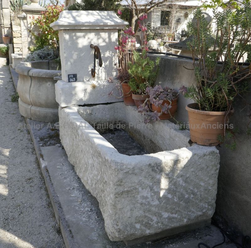 Aménagez et embellissez votre jardin avec une fontaine d'extérieur de chez Atelier Alain BIDAL