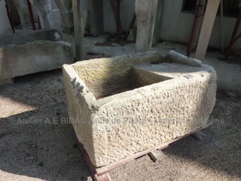 Lavoir ancien en pierre ** VENDU