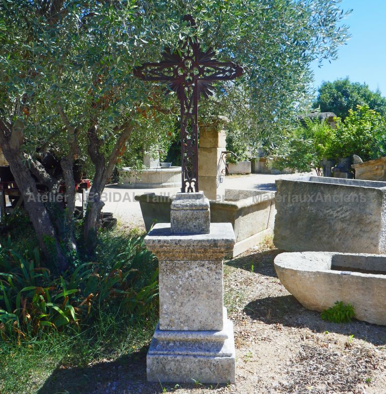 Reclaimed cast iron cross from the 19th century - Atelier Alain BIDAL (Provence)