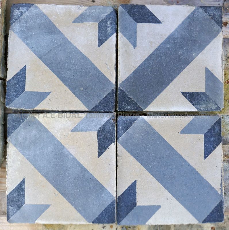 Carreau de ciment ancien pour tous vos sols en vente en Provence chez Atelier Alain BIDAL
