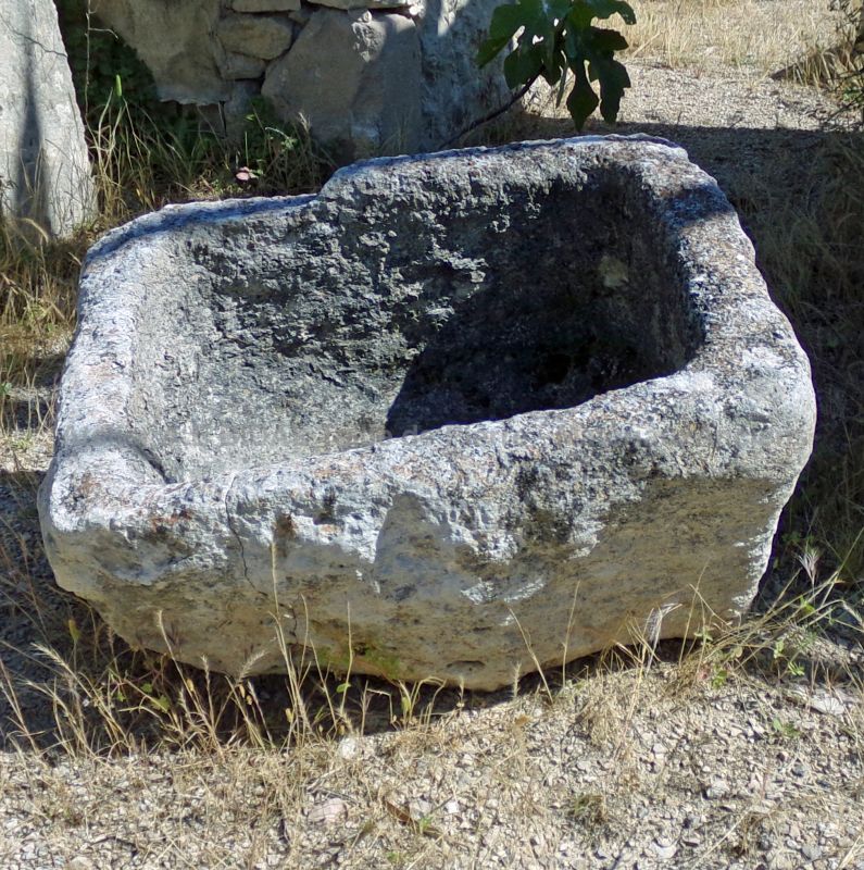 Ancien bac paysan en pierre - Atelier Alain BIDAL (Provence)