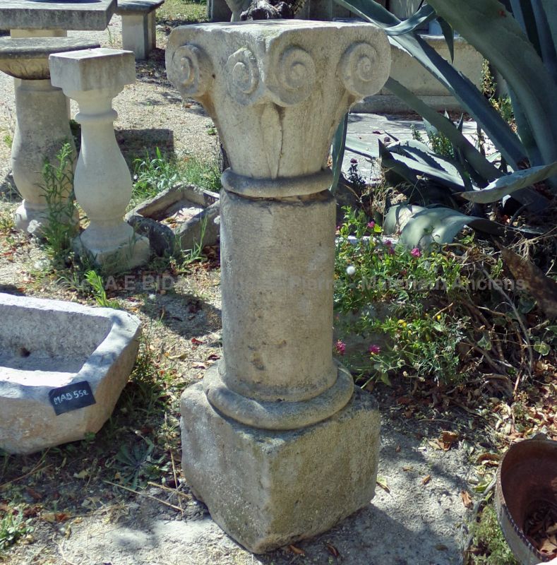 Colonne 19° en pierre : une belle colonne ancienne de style roman - Atelier Alain BIDAL (Provence)