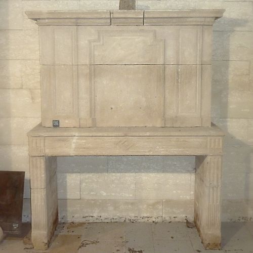 Antique Louis 16 stone fireplace - A fireplace with trumeau in stone.