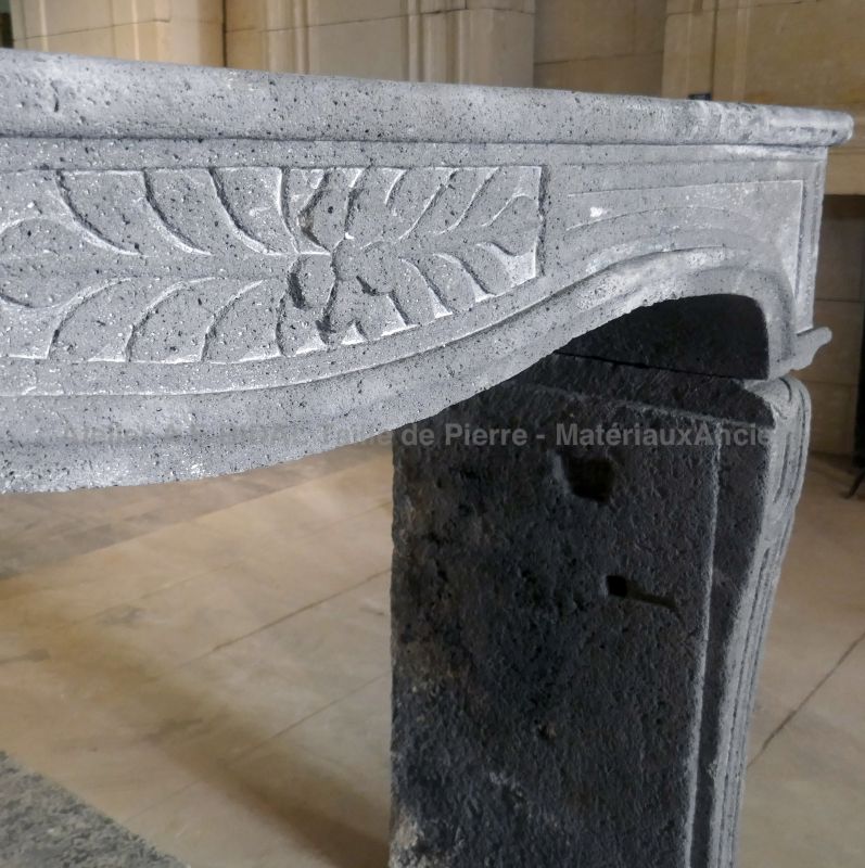 Large mantel in gray Volvic stone - a 19th century fireplace for sale at Atelier Alain BIDAL, Provence
