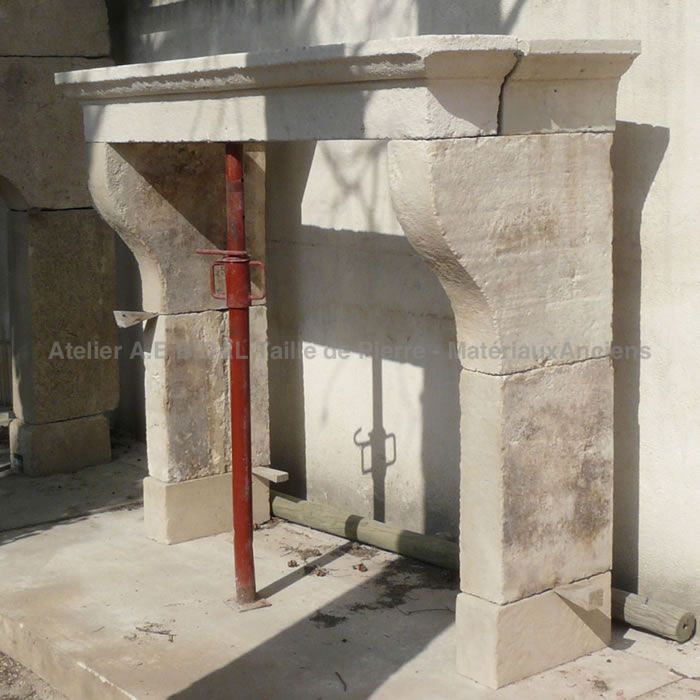 Cheminée rustique en pierre ** VENDUE