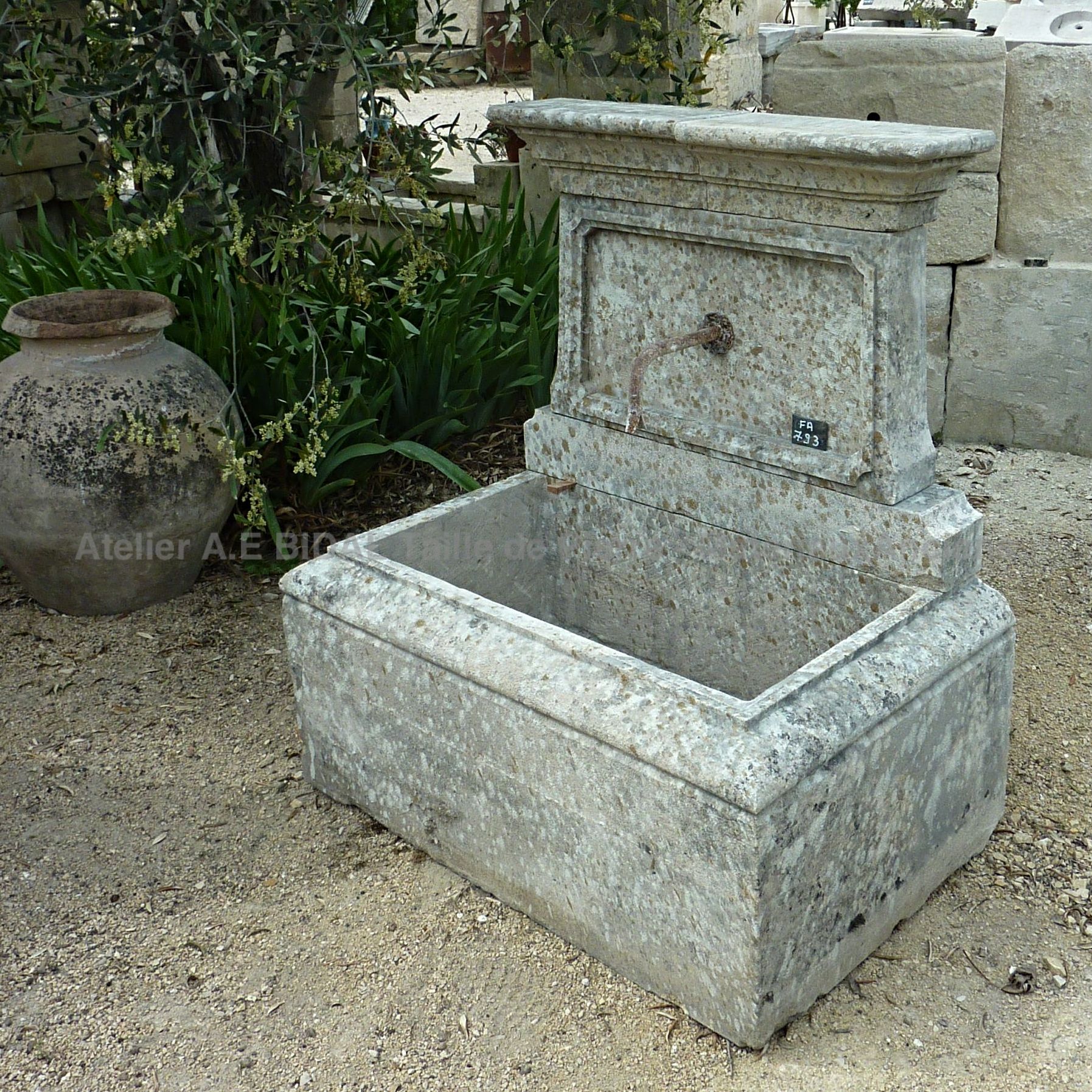 Fontaine Patrimoine octogone ⌀280cm- rustique | Pierre et Parquet