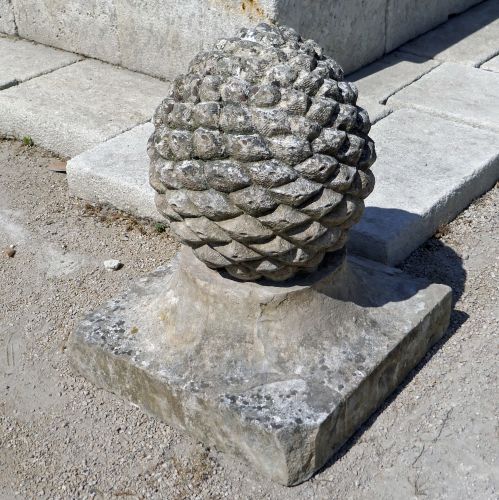 Antique pine cones ins tone - Ancient stone ornaments by Alain Bidal Antique Materials in Provence