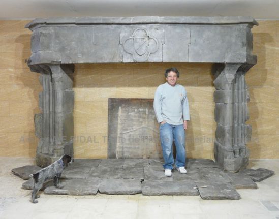 Cheminée Médiévale XII siècle ** VENDUE