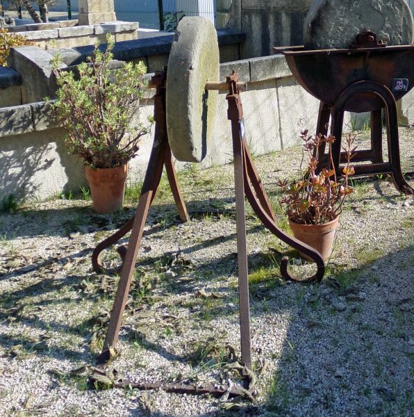 Old whetstone for sale in Provence at Les Matériaux Anciens by Alain BIDAL