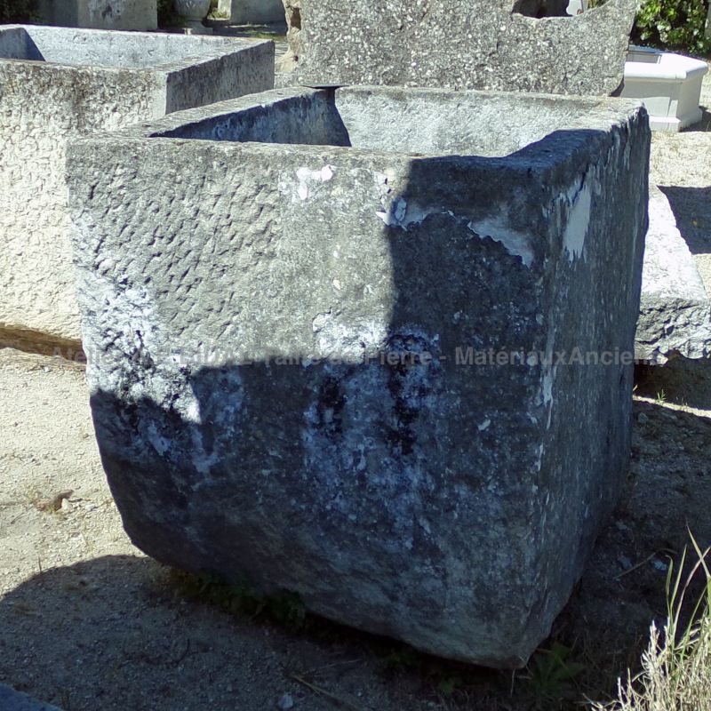 Large antique trough in weathered stone - Atelier Alain BIDAL (Provence)