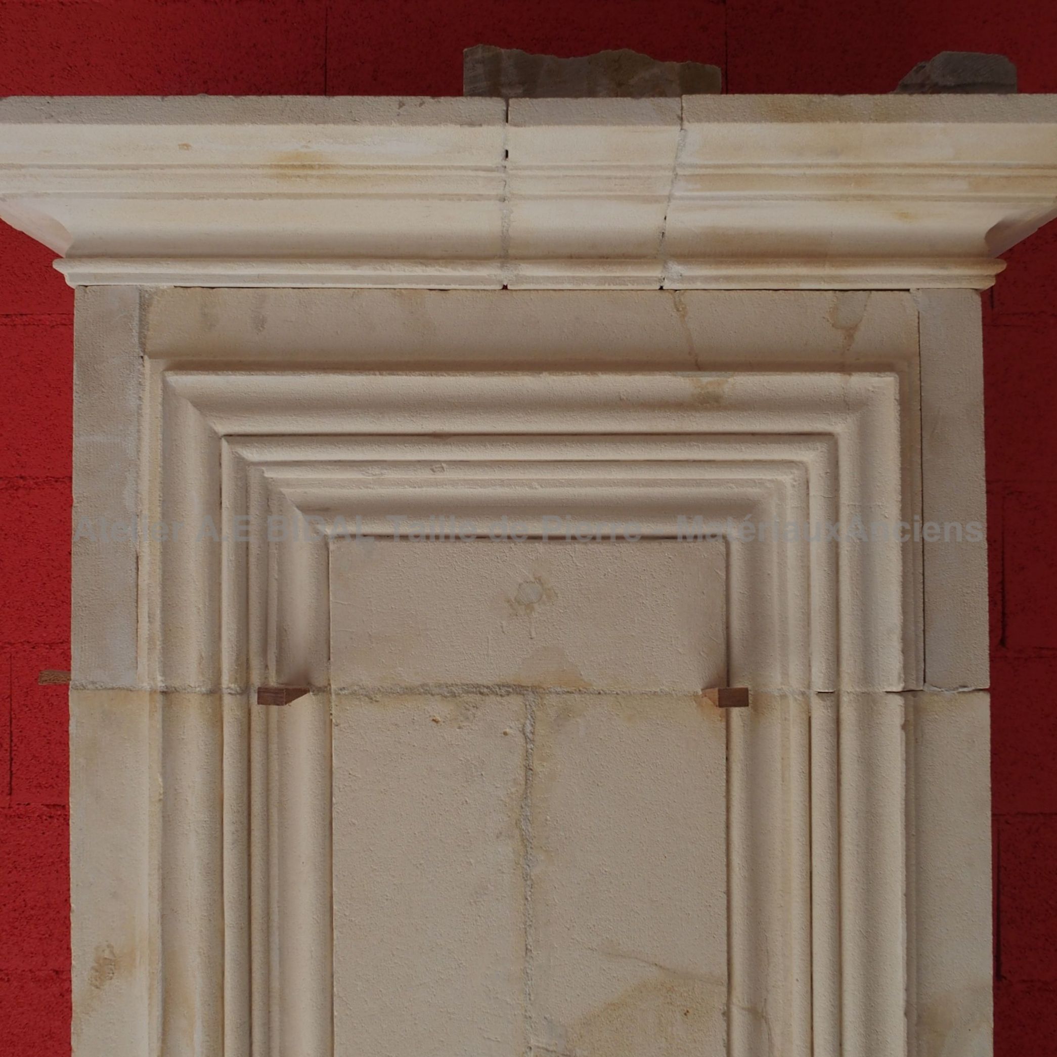 Cheminée ancienne du 19ème siècle - cheminée en pierre véritable.