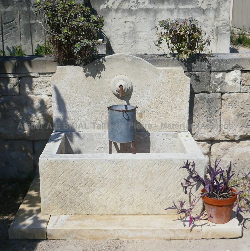 Small natural stone fountain | Fountain for a terrace or a garden on sale in Provence at Alain BIDAL.
