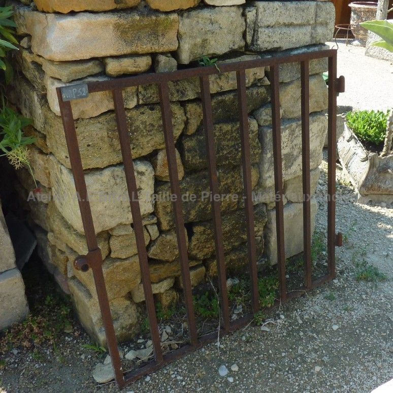 Portillon ancien - portillon de jardin en fer forgé.