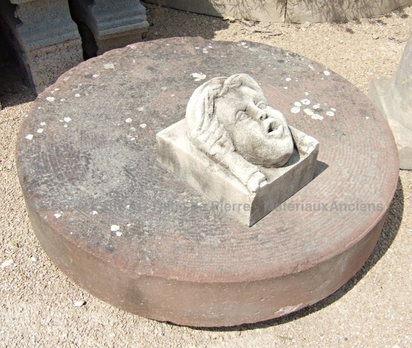 Ancienne meule en grès ** VENDUE