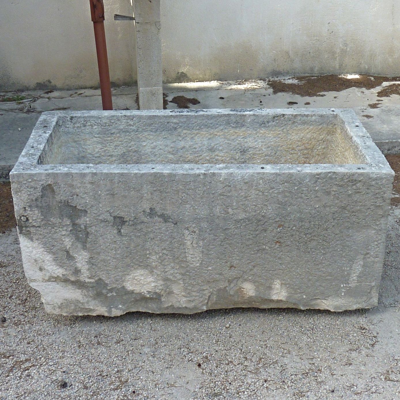 In Provence, ancient stone troughs for garden - ecological, resistant and cheap !