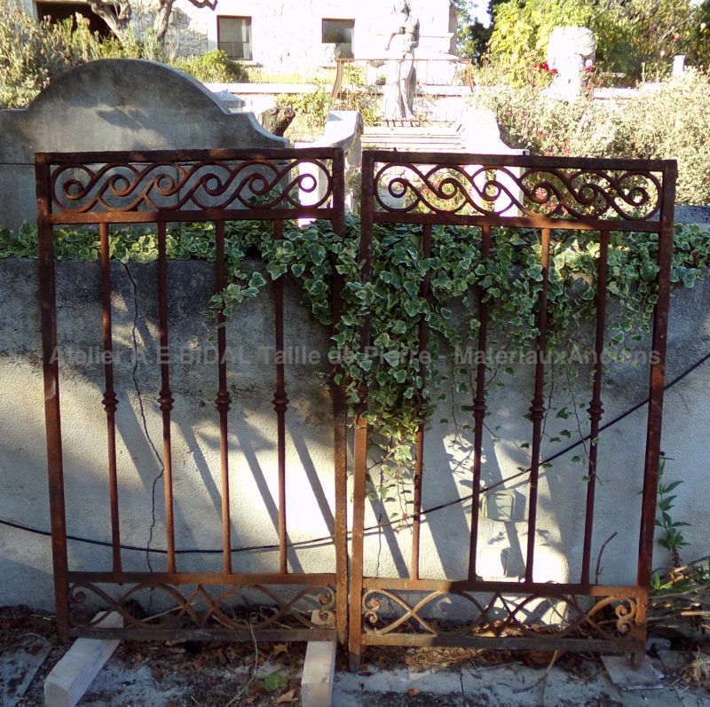 Antique wrought iron garden gate : Alain BIDAL, Antique Materials in Provence