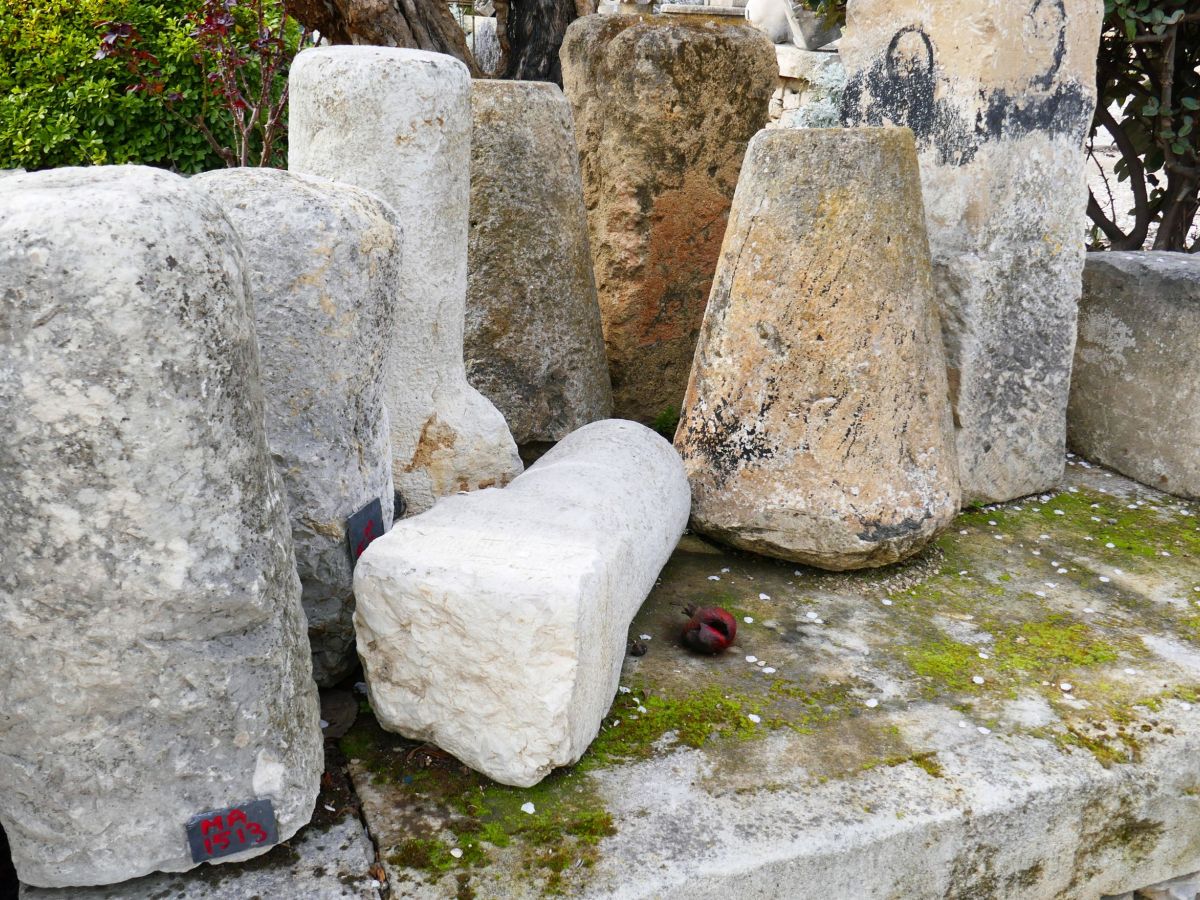 Boundary stones