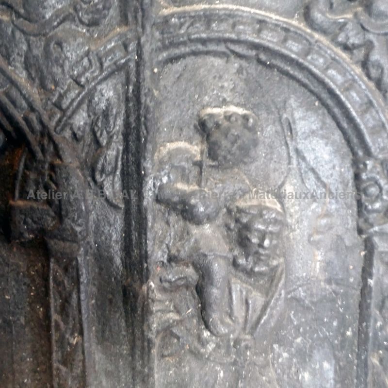 Ancienne plaque foyère en fonte pour cheminée datée 1633 : Thème religieux
