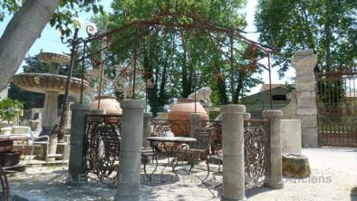 Kiosque octogonal en fer forgé ** VENDU